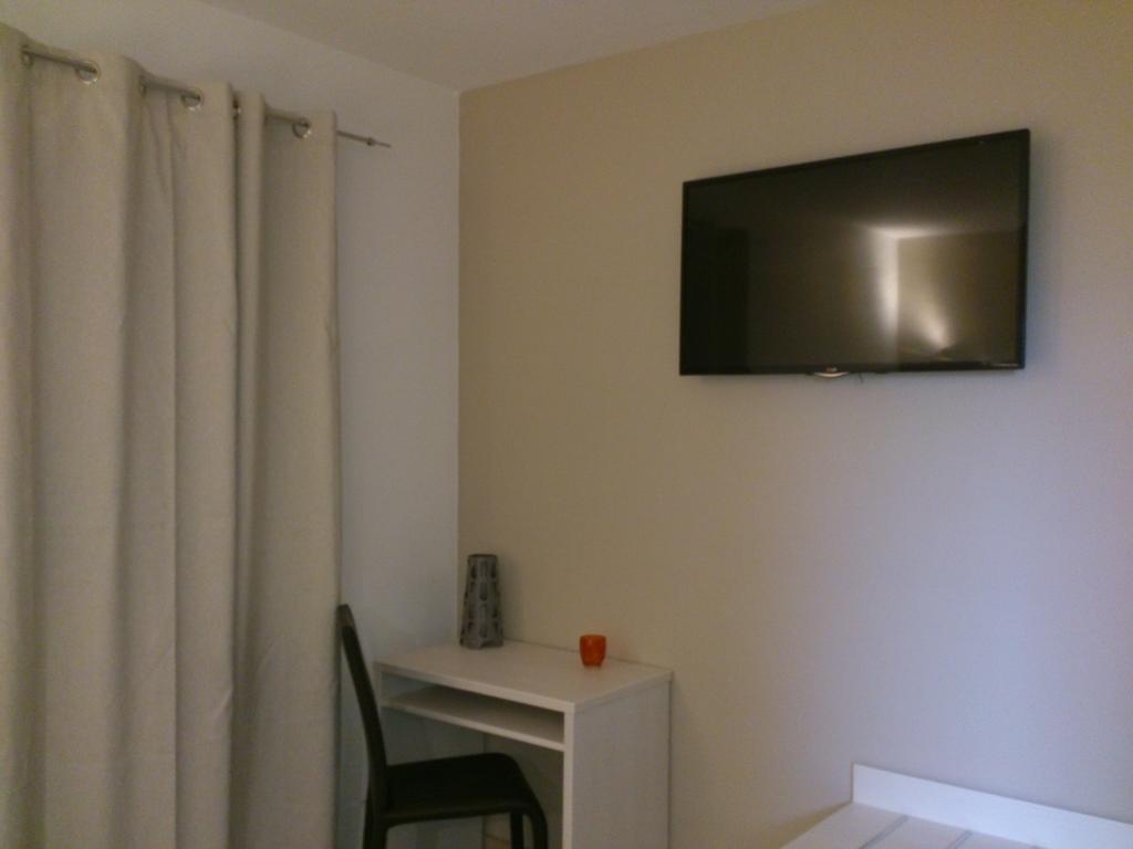 Hotel Les Petits Oreillers Saint-Martin-d'Ardeche Room photo